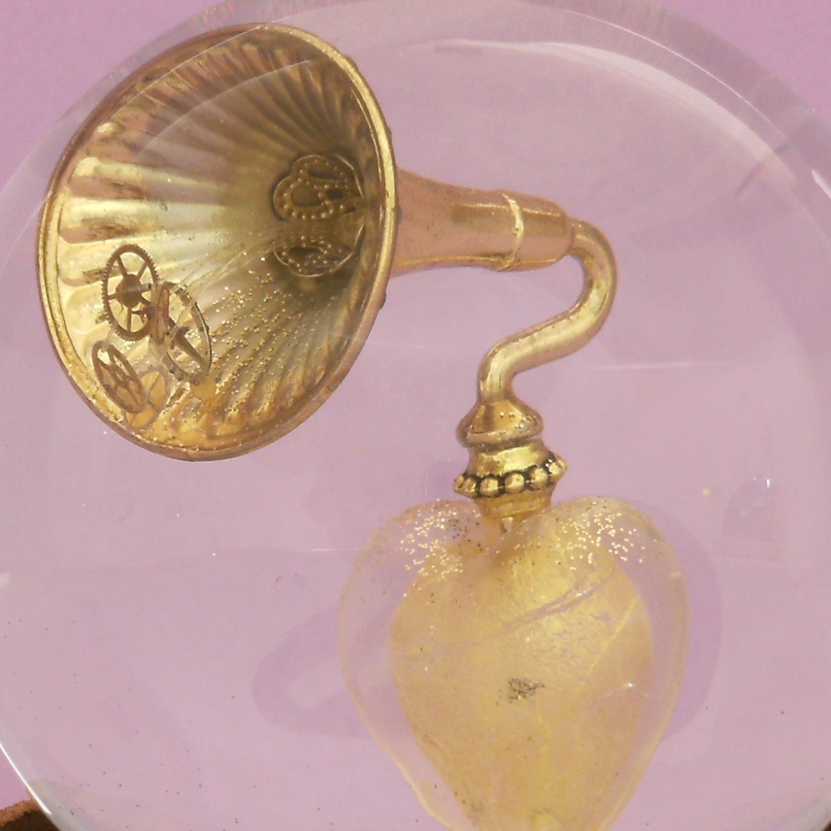 Listen ... Snow Globe