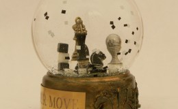 Your Move – the chess game water&nbsp;globe