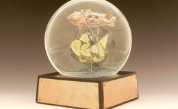 Explorer – Steampunk Airship&nbsp;globe