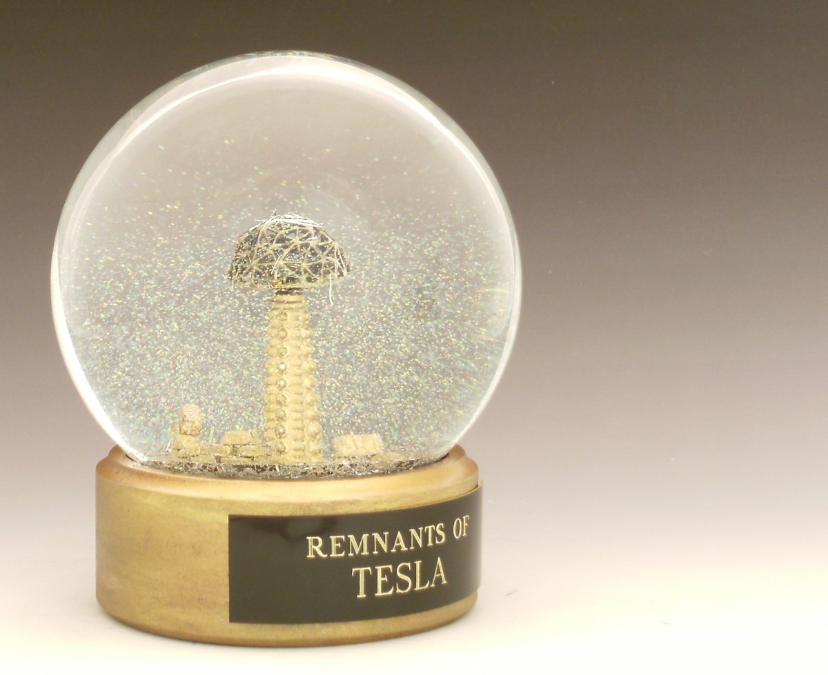 Remnants_of_Tesla snowglobe CamrynForrestDesigns_2014