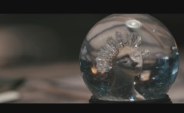 Glimpse of a&nbsp;Globe